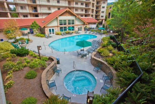 hic smoky mtn resort outdoor pool